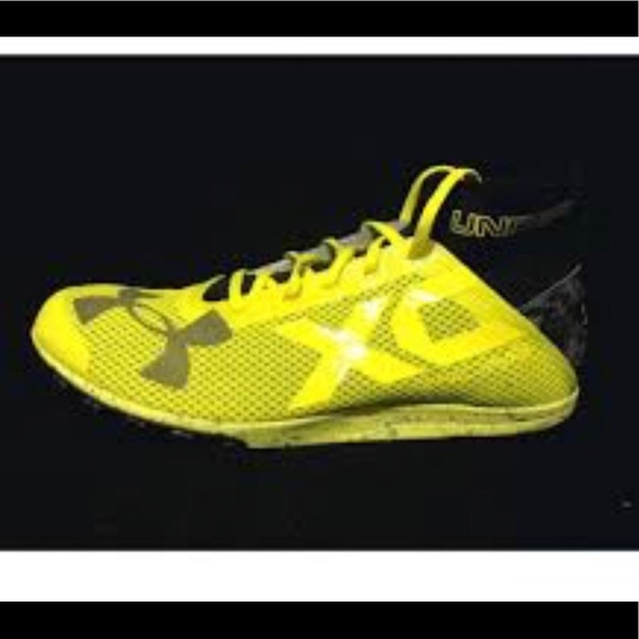 Underarmour shoes size 11 - Picture 3 of 5